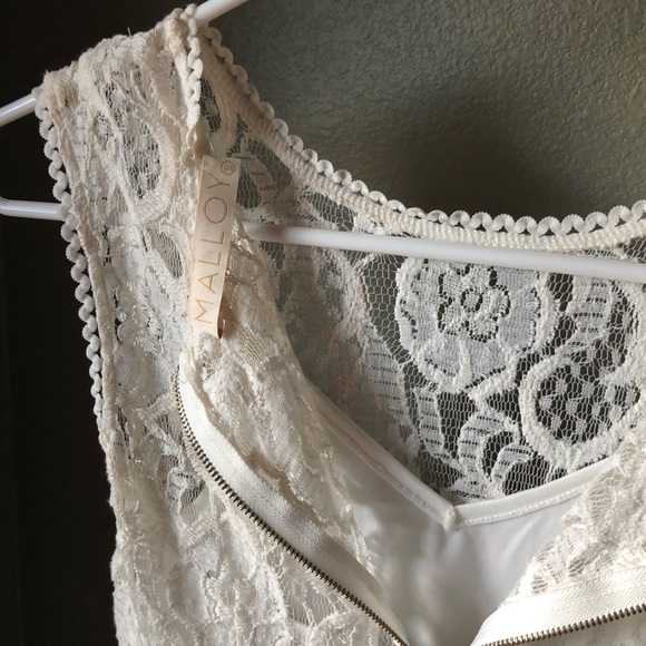 Size small lace Mayloy dress. - Picture 3 of 6